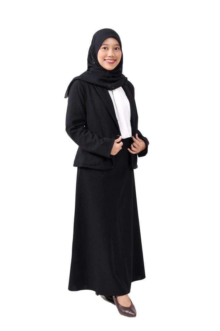 Amirah—full-body-web