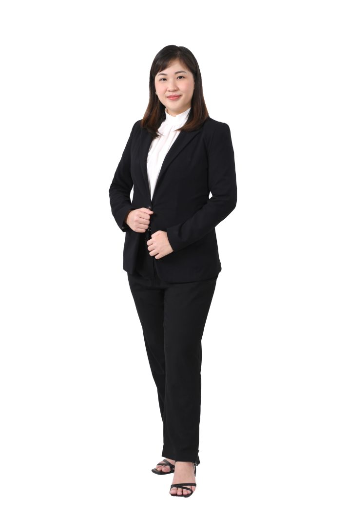 Cassandra–full-body-web