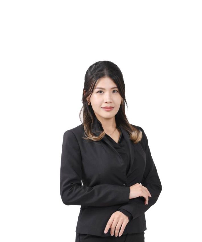 Sharon Half body-web