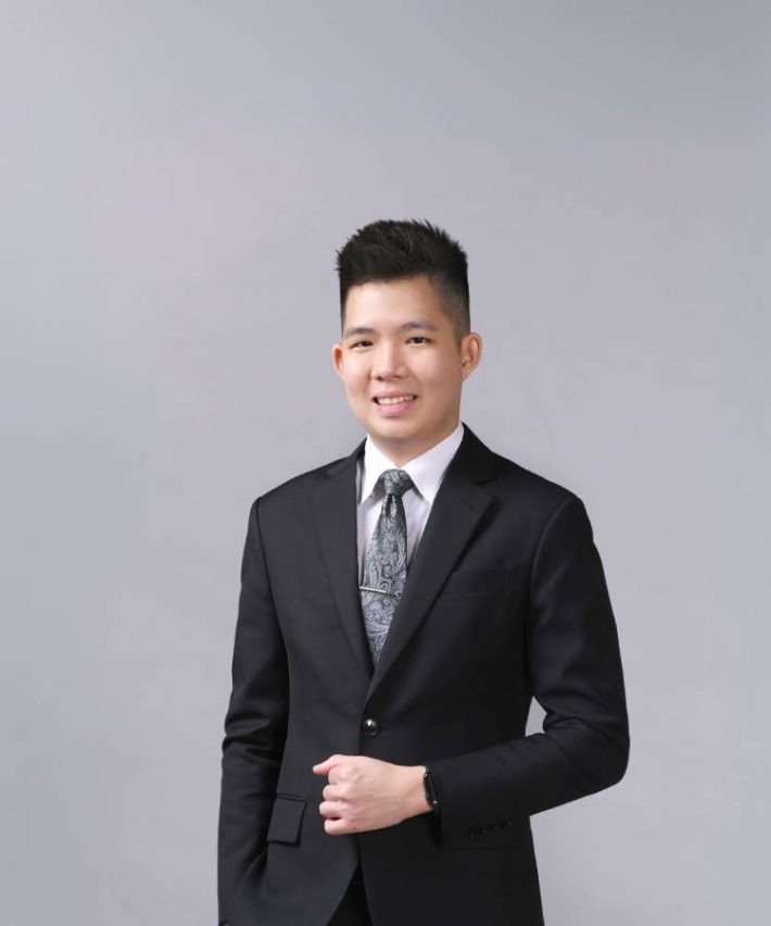 Quah_half body