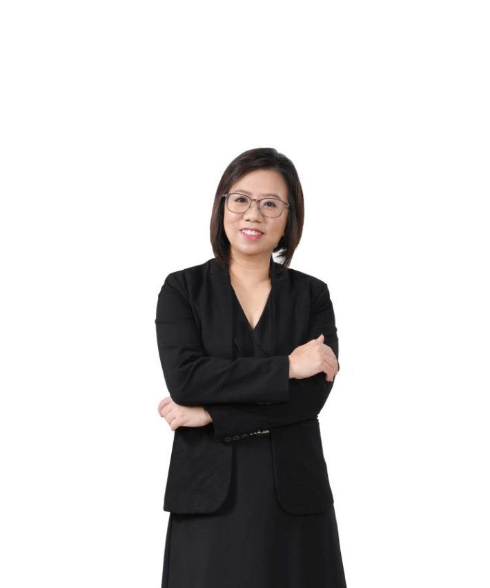 Shanie-half body photo web